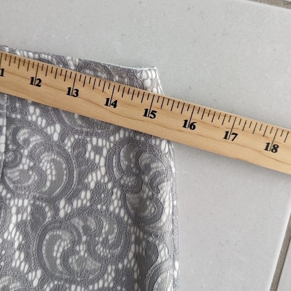 Misguided silver gray lace skirt lined size 10 - Picture 9 of 10